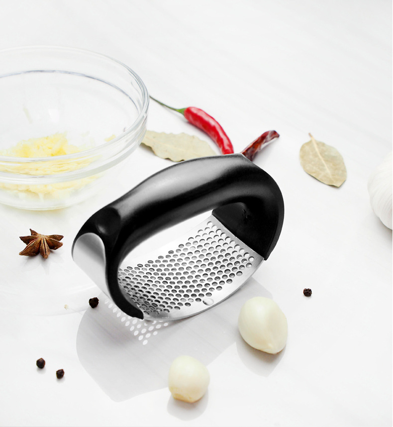 High quality kitchen accessories multifunction stainless steel 304 convenience easy cleaning manual delicious garlic grater